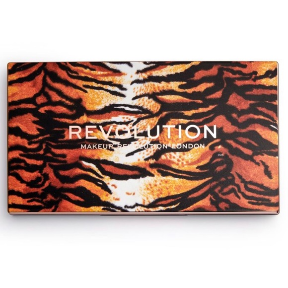 Revolution Fierce Palette - Picture 2 of 5